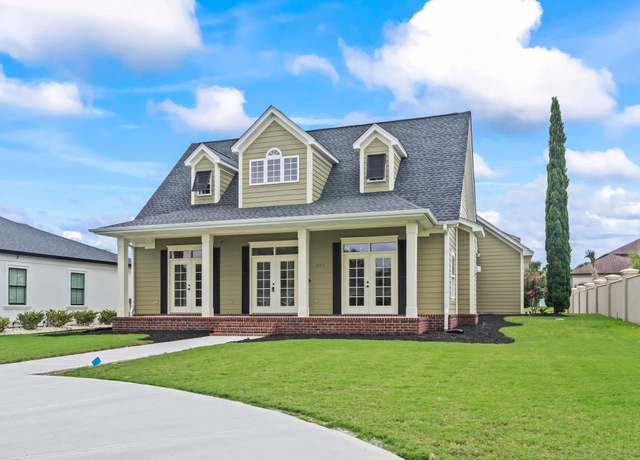 Property at 853 Bluffview Dr, Myrtle Beach, SC 29579, 3 beds, 2.5 baths