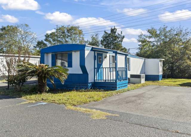 Property at 3 Burr Cir, Murrells Inlet, SC 29576, 3 beds, 1.5 baths