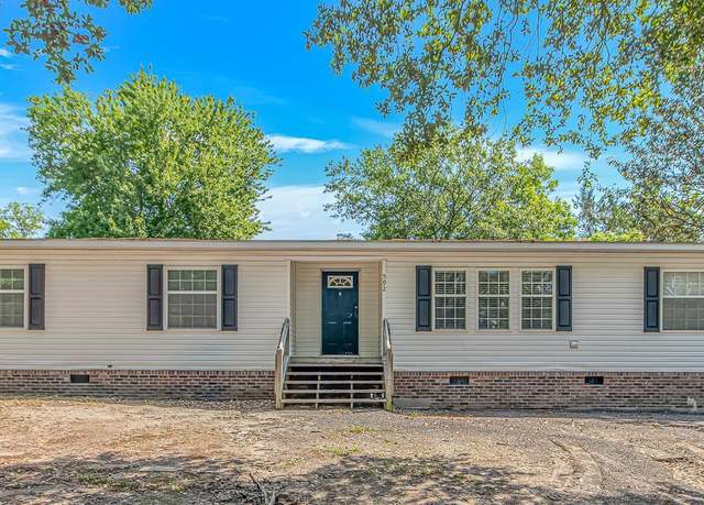 Property at 592 Trizzie Trl, Murrells Inlet, SC 29576, 4 beds, 2.5 baths