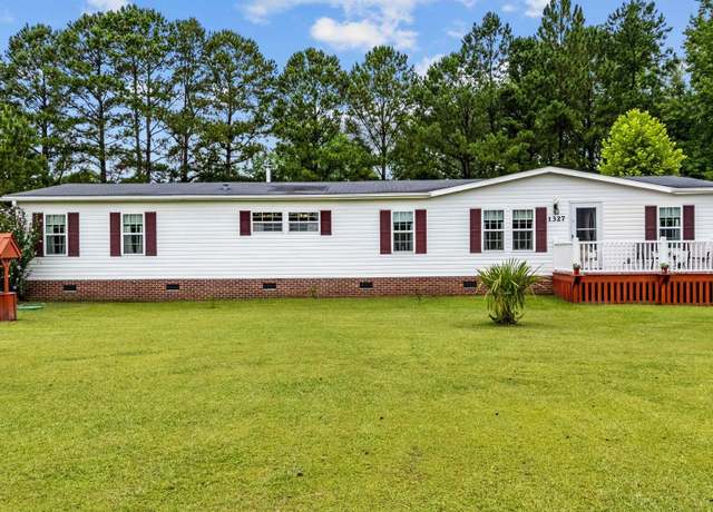 Property at 1327 Clearview Ct, Loris, SC 29569, 4 beds, 2 baths