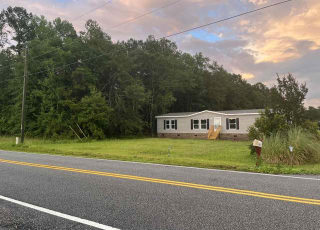 Property at 3353 Fries Bay Rd, Loris, SC 29569, 4 beds, 2 baths