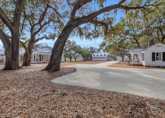 Property at 161 Twelve Oaks Dr, Pawleys Island, SC 29585, 4 beds, 3 baths