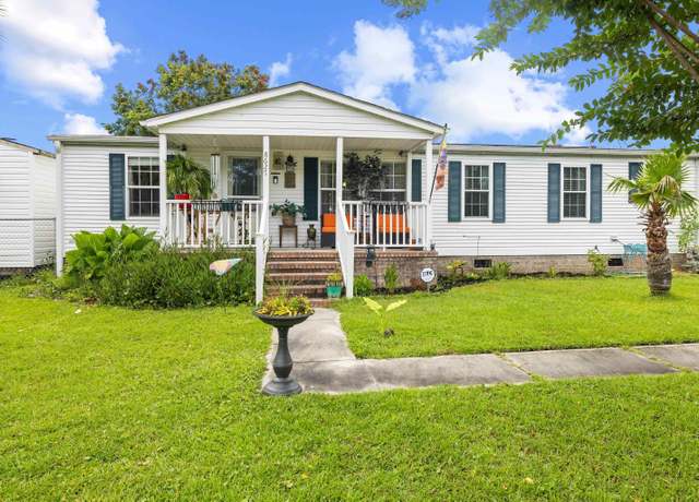 Property at 8627 Bragg Dr, Myrtle Beach, SC 29588, 3 beds, 2 baths