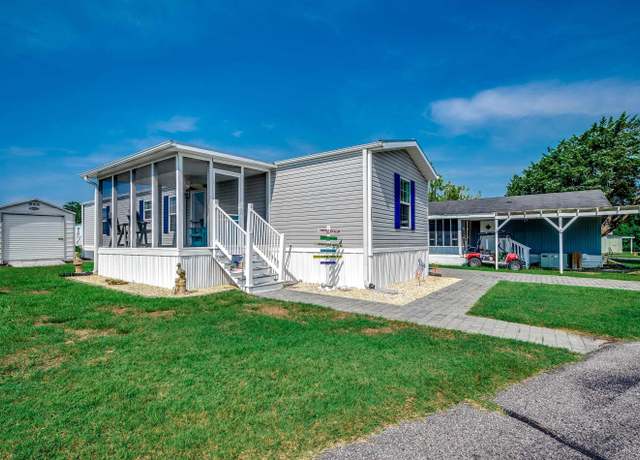 Property at 1527 Gardenia Ave, North Myrtle Beach, SC 29582, 3 beds, 2 baths