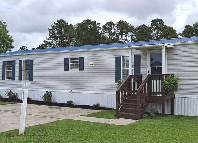 Property at 1028 Manor Ln, Conway, SC 29526, 2 beds, 2 baths