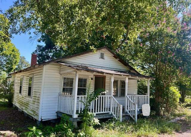 Property at 817 Simmons St, Marion, SC 29571, 2 beds, 1 bath