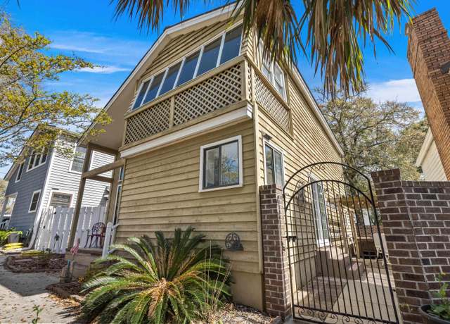 Property at 1521 Edge Dr, North Myrtle Beach, SC 29582, 3 beds, 2 baths