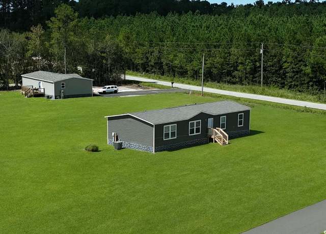 Property at 1301 Rabbit Ln, Conway, SC 29526, 4 beds, 2 baths