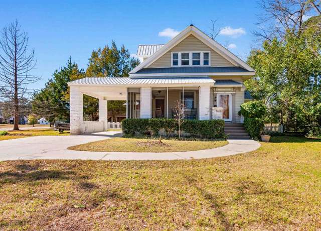Property at 112 S Rosemary Ave, Andrews, SC 29510, 4 beds, 4 baths