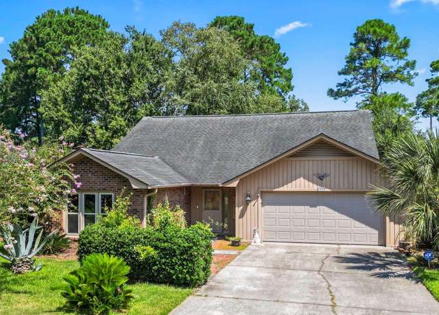 Property at 111 Laurelwood Ln, Conway, SC 29526, 3 beds, 2 baths
