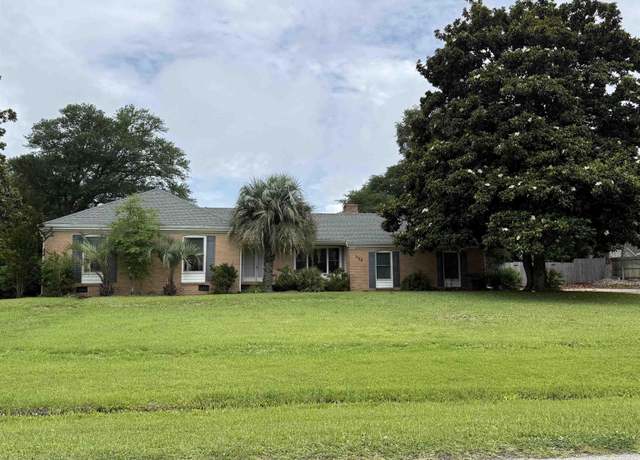 Property at 1113 Golf View Dr, North Myrtle Beach, SC 29582, 3 beds, 2.5 baths