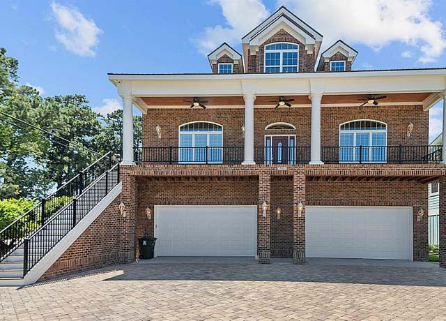 Property at 901 Clubhouse Dr, North Myrtle Beach, SC 29582, 3 beds, 3 baths