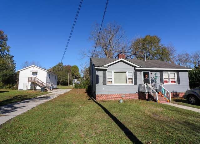 Property at 106 & 108 Jones St, Mullins, SC 29574