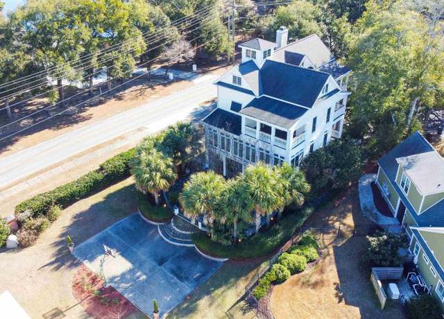 Property at 429 Ocean Pointe Ct, North Myrtle Beach, SC 29582, 6 beds, 5.5 baths