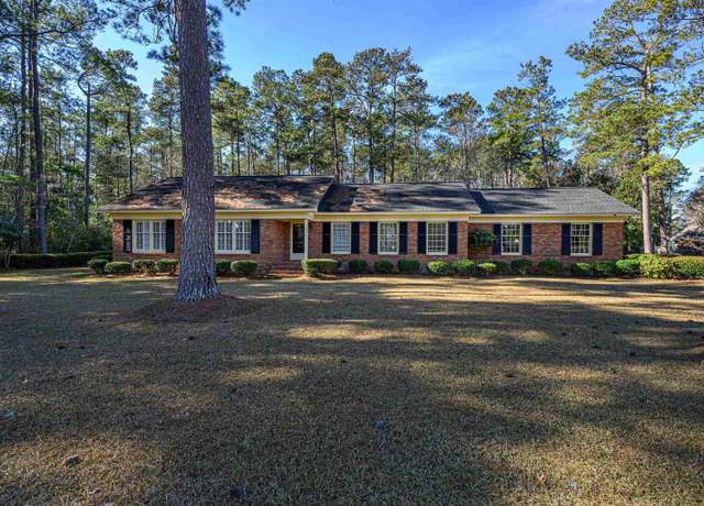 Property at 300 Mcarthur St, Tabor City, NC 28463, 3 beds, 2.5 baths