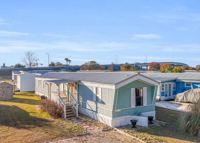 Property at 1017 Foxfire Dr, North Myrtle Beach, SC 29582, 3 beds, 2 baths