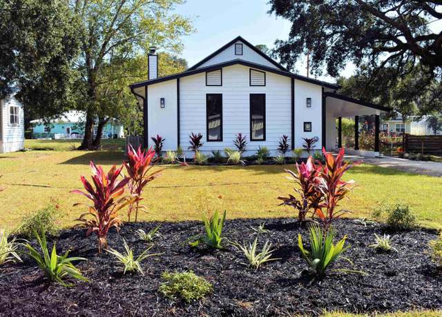 Property at 37 Geney Ln, Pawleys Island, SC 29585, 4 beds, 3 baths