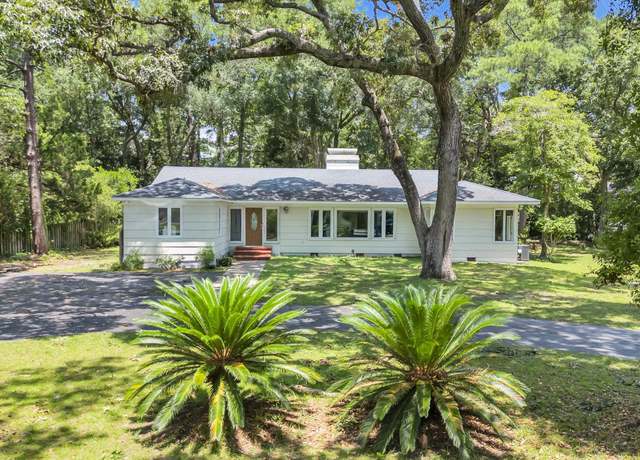 Property at 231 Live Oak Ln, Myrtle Beach, SC 29572, 4 beds, 3 baths
