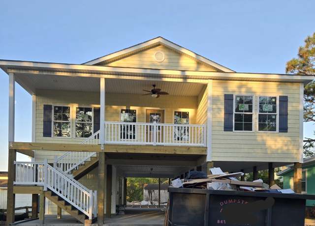 Property at 605 15th Ave S, North Myrtle Beach, SC 29582, 4 beds, 3 baths