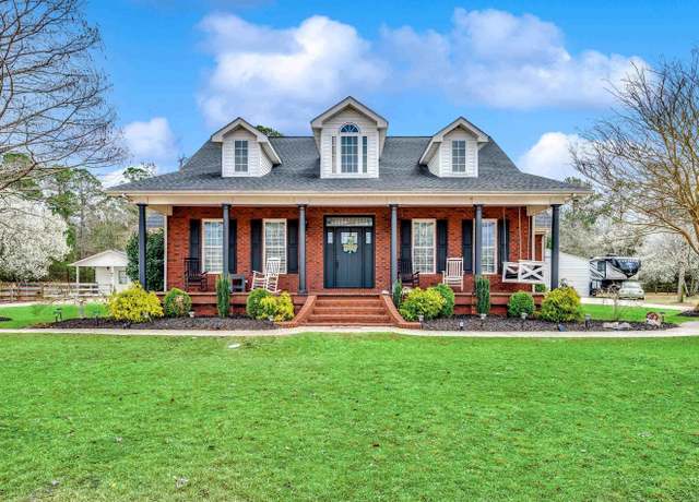 Property at 451 Holly View Ln, Loris, SC 29569, 4 beds, 3 baths