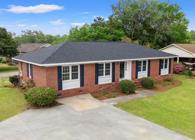 Property at 1102 Myrtle St, Mullins, SC 29574, 3 beds, 2 baths