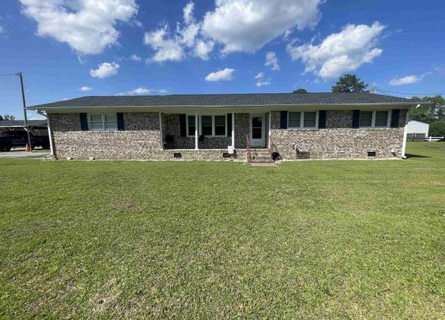 Property at 4637 Dogwood St, Loris, SC 29569, 3 beds, 2 baths