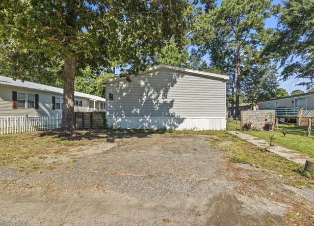 Property at 4 Keel Ln, Murrells Inlet, SC 29576, 3 beds, 2 baths