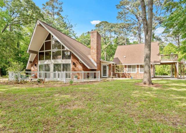 Property at 206 Dogwood Dr, Myrtle Beach, SC 29575, 4 beds, 3.5 baths