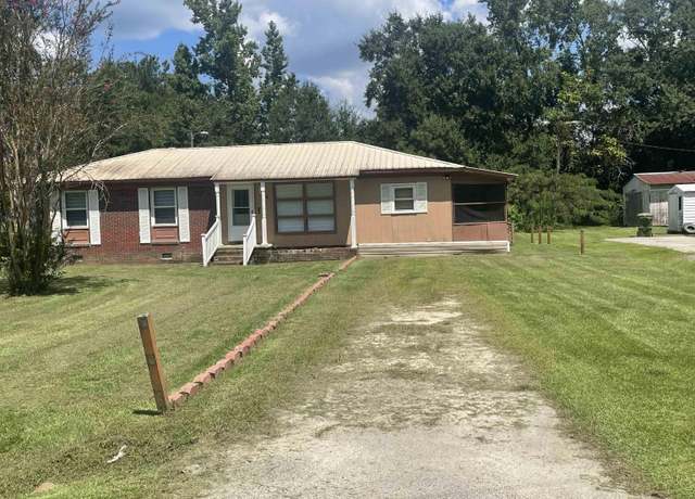 Property at 704 W Alder St, Andrews, SC 29510, 3 beds, 1 bath