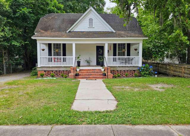Property at 306 E Godbold St, Marion, SC 29571, 3 beds, 2 baths