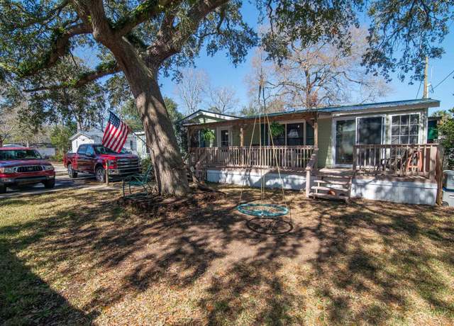 Property at 538 Calhoun Dr, Murrells Inlet, SC 29576, 3 beds, 2 baths