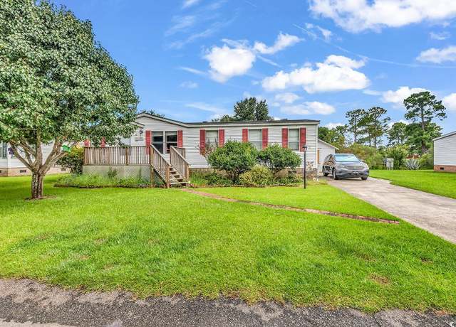 Property at 606 Daniella Dr, Myrtle Beach, SC 29579, 3 beds, 2 baths