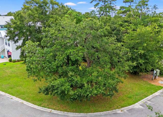 Property at 32 Seagrass Ct, Pawleys Island, SC 29585