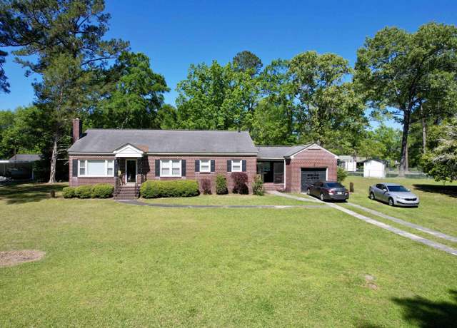 Property at 408 South Farr Ave, Andrews, SC 29510, 3 beds, 2 baths