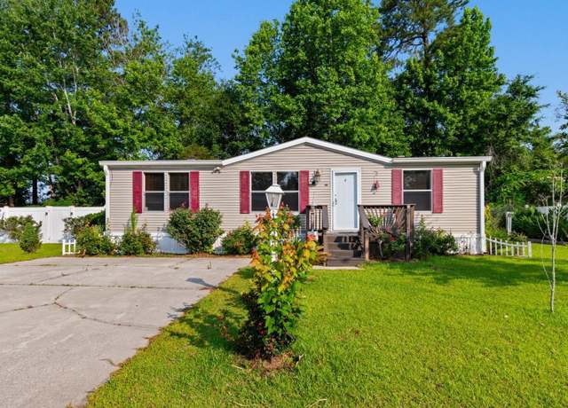 Property at 1038 Palm Dr, Conway, SC 29526, 3 beds, 2 baths