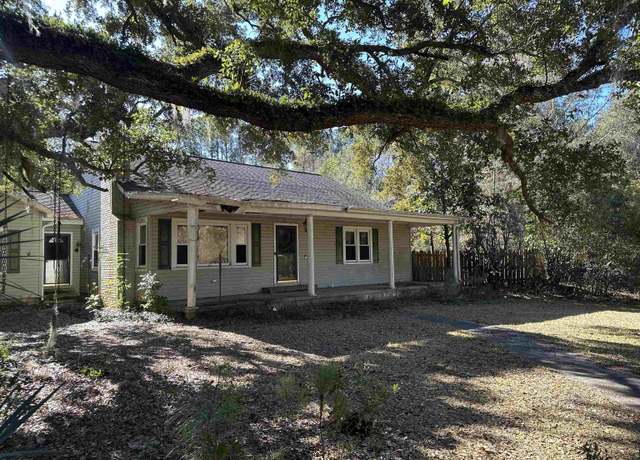 Property at 402 Wilkinson St, Georgetown, SC 29440, 3 beds, 2 baths