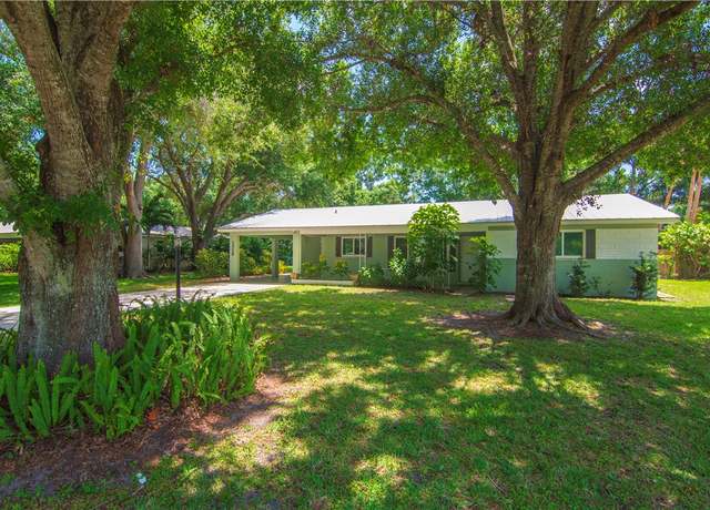 Property at 1726 36th Ave, Vero Beach, FL 32960, 2 beds, 2 baths