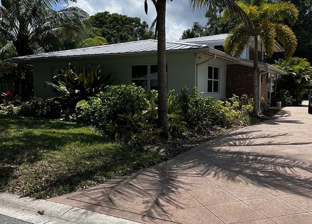 Property at 1555 33rd Ave, Vero Beach, FL 32960, 4 beds, 4 baths
