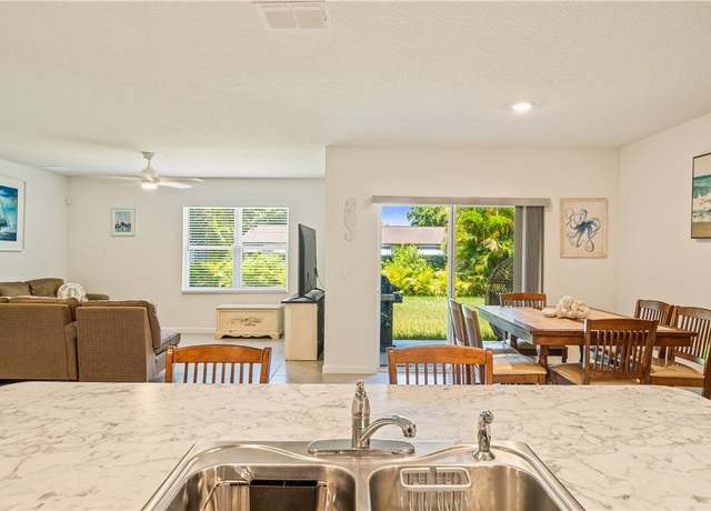 Property at 471 Midvale Ter, Sebastian, FL 32958, 4 beds, 2 baths
