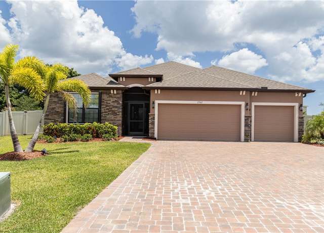 Property at 5561 1st Sq, Vero Beach, FL 32968, 3 beds, 3 baths