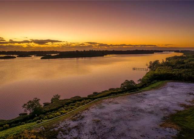 Property at 4838 S Harbor Dr, Vero Beach, FL 32967, 4 beds, 5 baths