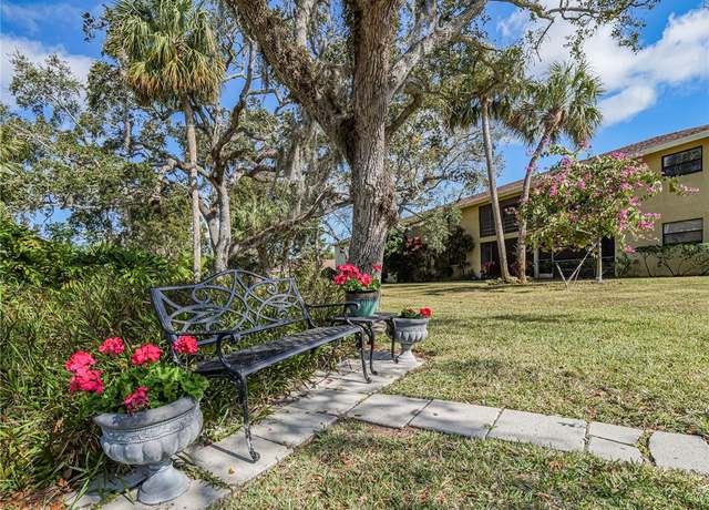 Property at 400 18th St Unit J8, Vero Beach, FL 32960, 2 beds, 2 baths