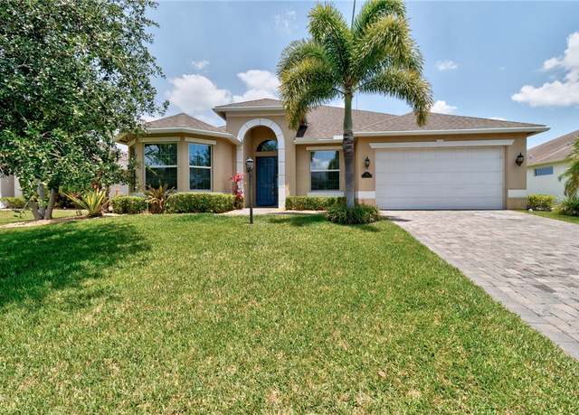 Property at 765 Fortunella Cir SW, Vero Beach, FL 32968, 3 beds, 2.5 baths
