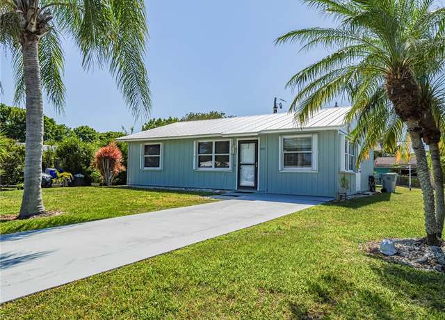 Property at 1421 6th Ave, Vero Beach, FL 32960, 2 beds, 2 baths