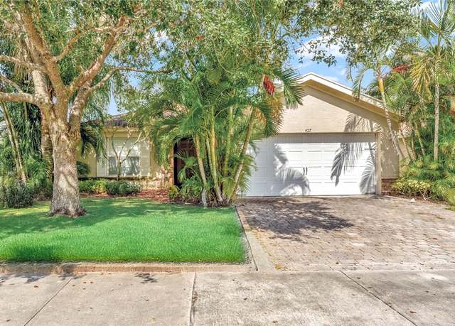 Property at 427 Lexington Ave SW, Vero Beach, FL 32962, 3 beds, 2 baths