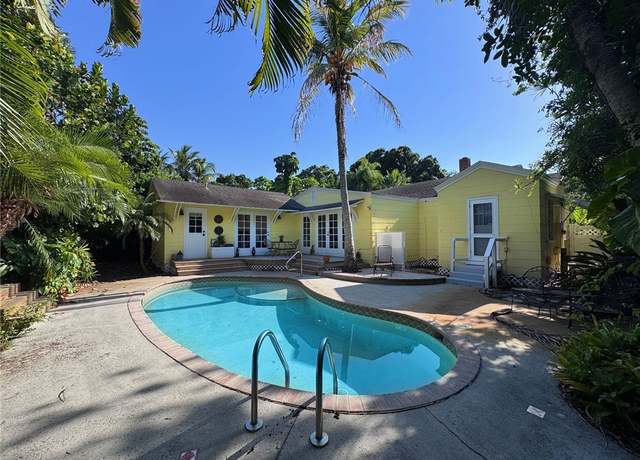 Property at 2434 19th Ave, Vero Beach, FL 32960, 3 beds, 2 baths