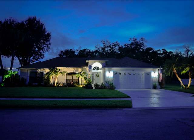 Property at 925 52nd Ave, Vero Beach, FL 32966, 3 beds, 2 baths