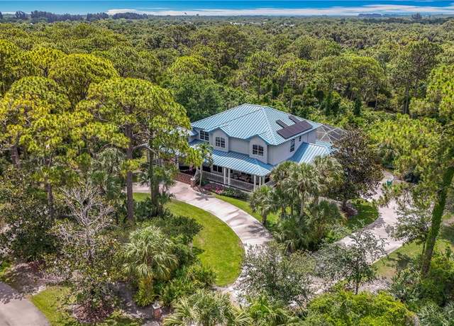 Property at 105 Charleston Oaks Dr, Port St Lucie, FL 34983, 4 beds, 4 baths