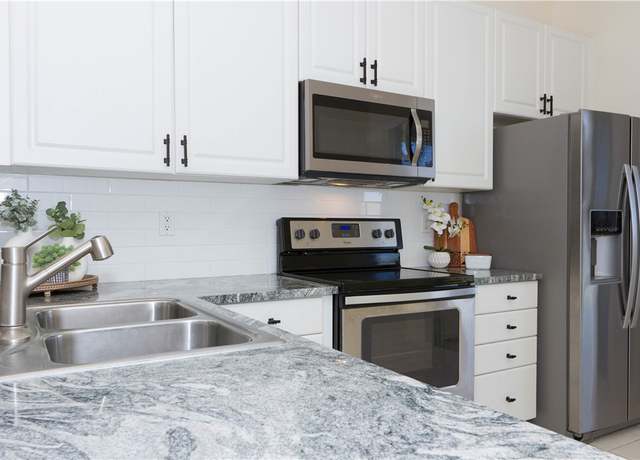 Property at 9926 E Villa Cir, Vero Beach, FL 32966, 3 beds, 3 baths