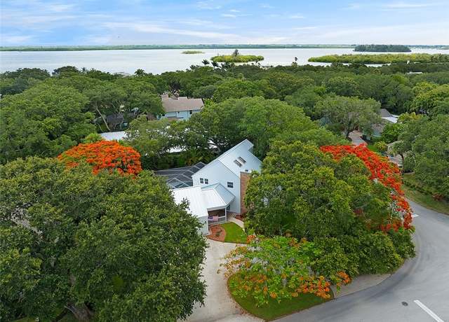 Property at 995 Windsong Way, Vero Beach, FL 32963, 4 beds, 3 baths